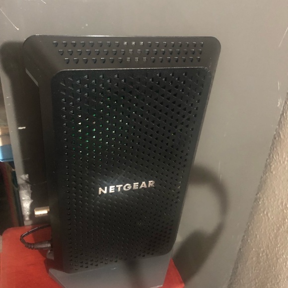 NETGEAR Nighthawk CM1200 DOCSIS 3.1 Multi-Gig Cable Modem, 4 Ethernet ports - Picture 7 of 13
